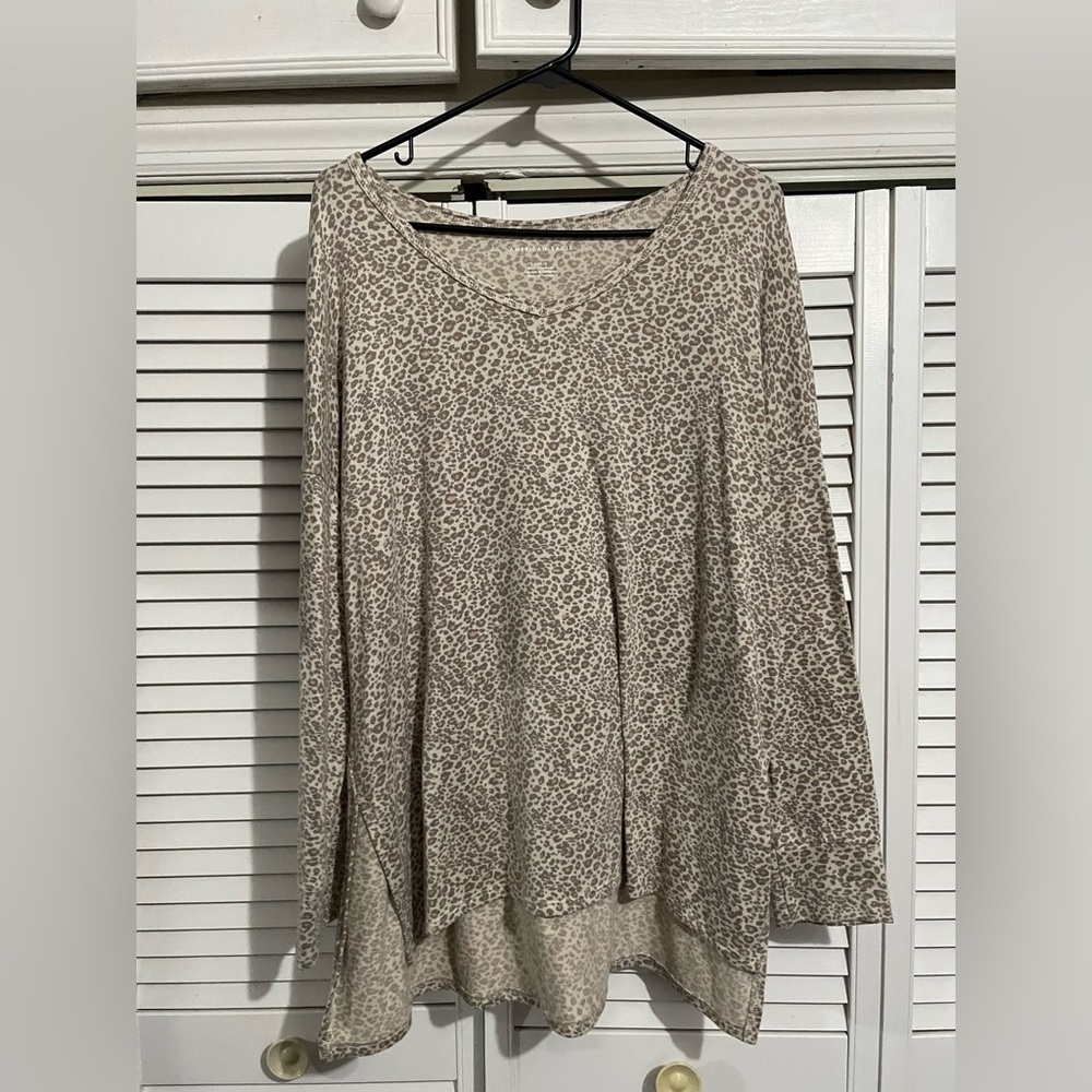 American Eagle Soft & Sexy long sleeve tee size large cheetah print